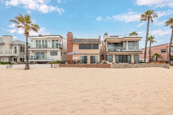 Exterior - Oceanfront Family-Friendly Newport Beach Duplex (Newport Beach)