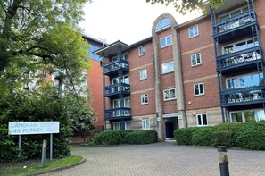 Exterior - Boutique studio in Putney close to Wimbledon tennis and Putney Town Rowing Club (London)