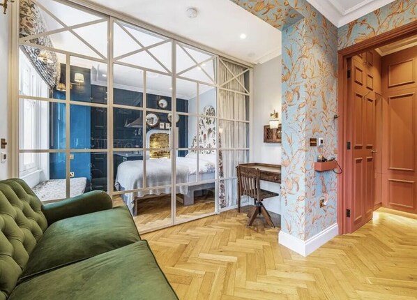 1 bedroom, desk, iron/ironing board, free WiFi - Boutique studio in Putney close to Wimbledon tennis and Putney Town Rowing Club (London)