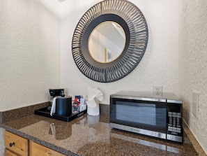 Interior - Hotel Room for 2, King Bed, Fireplace and Great Amenities! (Park City)