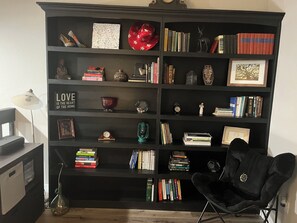 Interior - Quiet, well appointed S. Austin townhome. Close to everything! Min. 60 days.. (Austin)