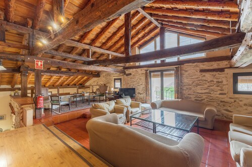 Holiday Home 'La Casona Y Casitas De Tabladillo' with Private Pool, Private Terrace and Garden