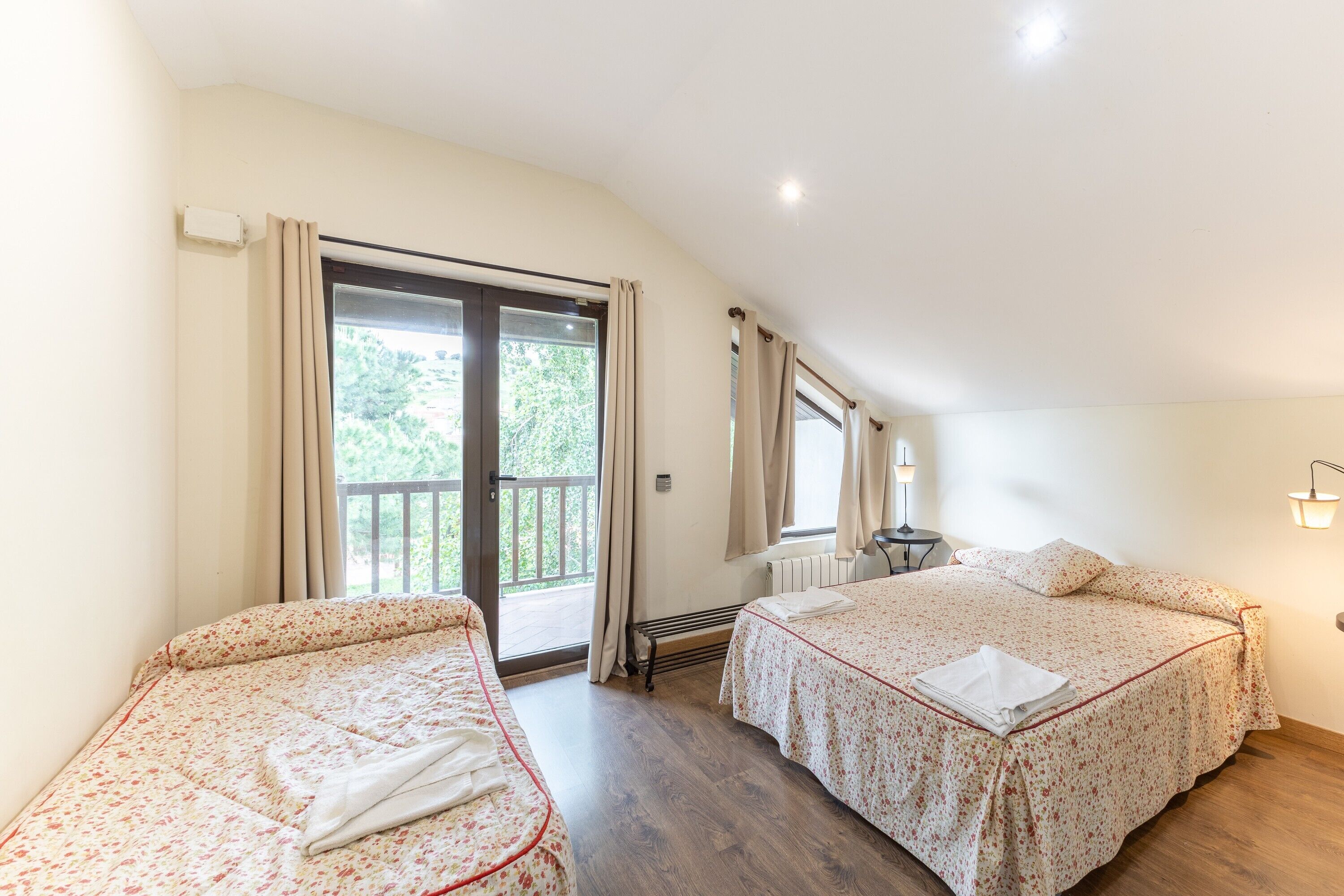 5 Schlafzimmer, Bügeleisen/Bügelbrett, Bettwäsche