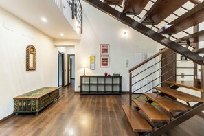 Interior - Holiday Home 'El Herrén Del Abuelo' with Mountain View, Private Pool and Private Terrace (Vegas de Matute)