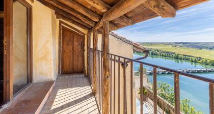 Rural House 'La Botica de Maderuelo' overlooking the reservoir and near Hoces del Duratón