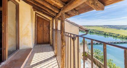 Rural House 'La Botica de Maderuelo' overlooking the reservoir and near Hoces del Duratón