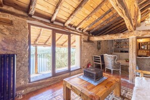 Interior - Rural House 'La Botica de Maderuelo' overlooking the reservoir and near Hoces del Duratón (Maderuelo)