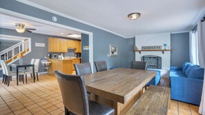 Dining - Family Home in Forest Beach: Pool&Spa, BBQ, Games, Walk to Beach (Hilton Head Island)
