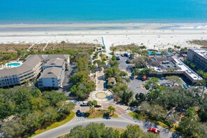 Beach - Family Home in Forest Beach: Pool&Spa, BBQ, Games, Walk to Beach (Hilton Head Island)