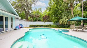 Pool - Family Home in Forest Beach: Pool&Spa, BBQ, Games, Walk to Beach (Hilton Head Island)