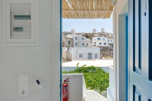 Interior - Studio Apartment 'Politimi's N3' with Mountain View, Wi-Fi and Air Conditioning (Amorgos)