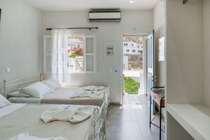 1 bedroom, iron/ironing board, free WiFi, bed sheets - Studio Apartment 'Politimi's N3' with Mountain View, Wi-Fi and Air Conditioning (Amorgos)