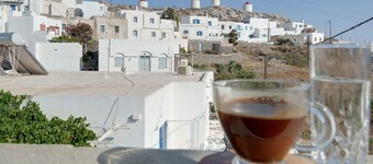 Apartment 'Politimi's Studio N4' with Mountain View, Wi-Fi and Air Conditioning