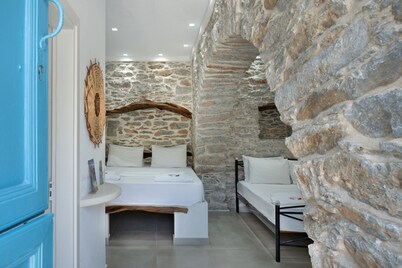 Studio Apartment 'Politimi's  N6' with Mountain View, Wi-Fi and Air Conditioning