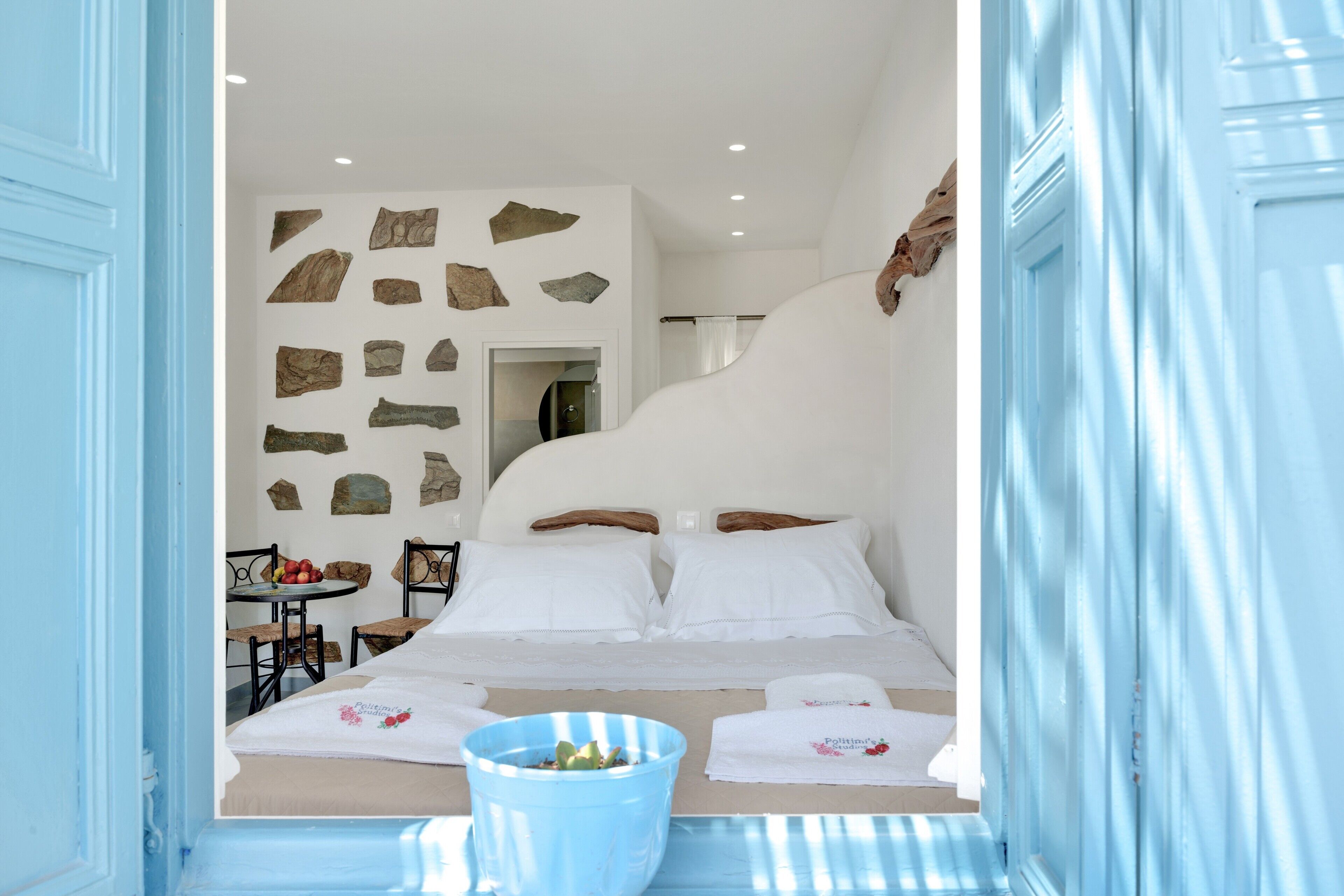 1 chambre, fer et planche à repasser, Wi-Fi gratuit, draps fournis