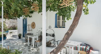 Studio Apartment 'Politimi N7' with Mountain View, Wi-Fi and Air Conditioning