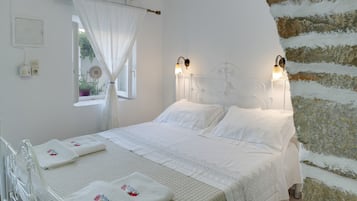 1 habitación, tabla de planchar con plancha, wifi gratis y ropa de cama