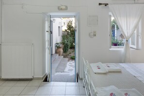 1 dormitori, planxa i posts de planxar, wifi gratuïta i roba de llit 