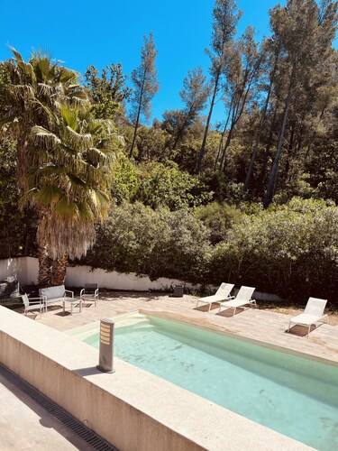 Escape and serenity at Studio Le Partegal with shared pool, Wi-Fi and air conditioning