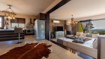 Fernseher, Kamin, Videospiele