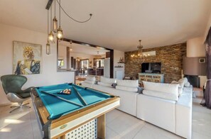 Spielezimmer