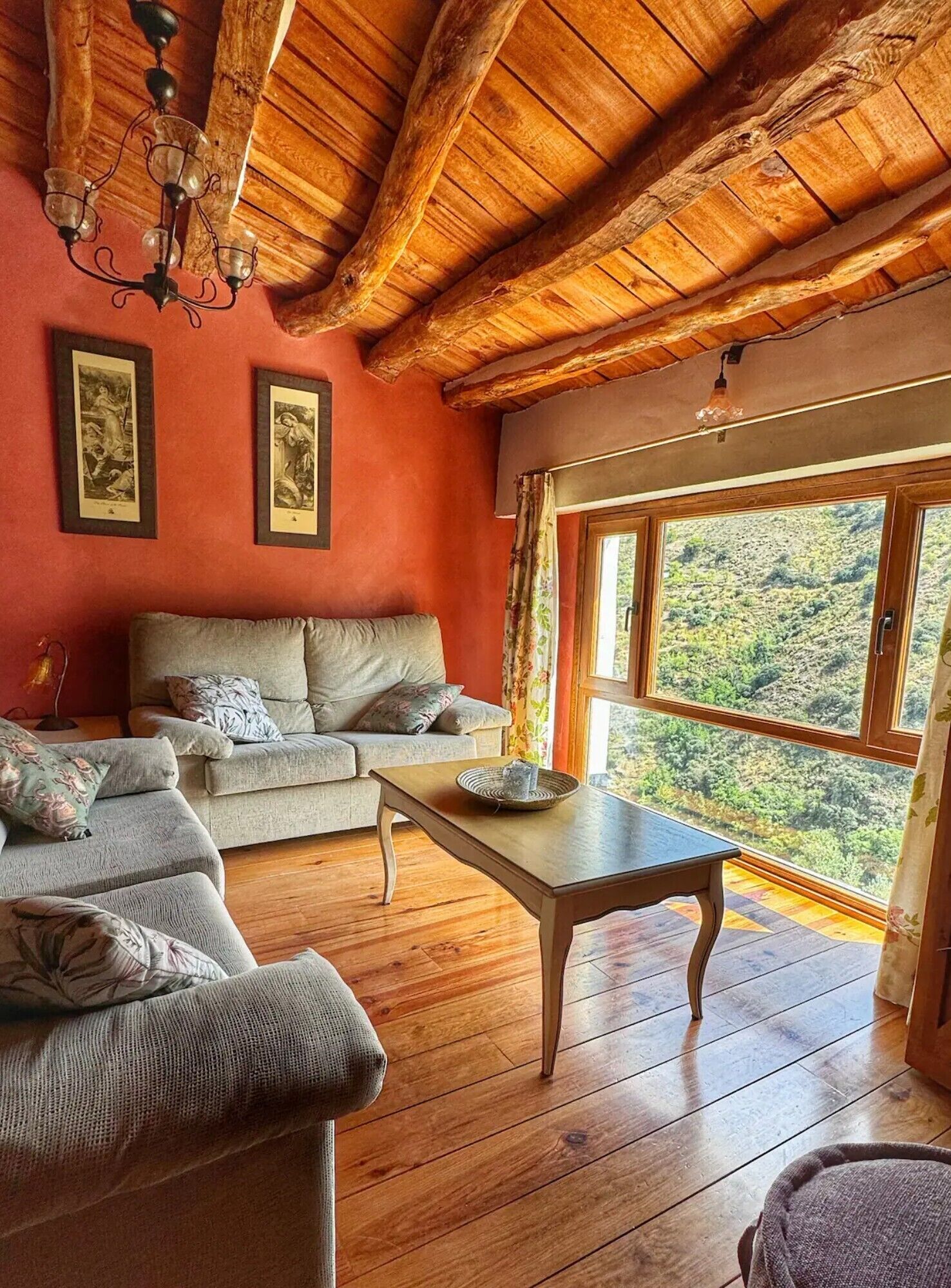 Televisie en een open haard