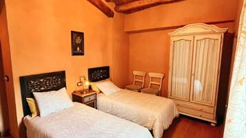 2 bedrooms, free WiFi, bed sheets