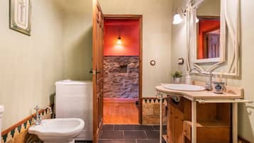 Dusche, Haartrockner, HandtĂŒcher