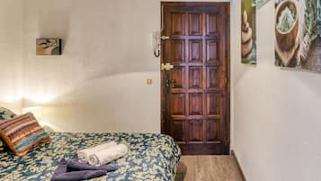 1 bedroom, free WiFi, bed sheets