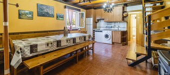 Apartment 'Valle De Juarros' with Private Pool, Private Garden and Wi-Fi