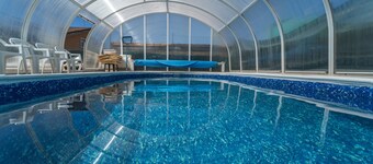 Apartment 'Valle De Juarros' with Private Pool, Private Garden and Wi-Fi