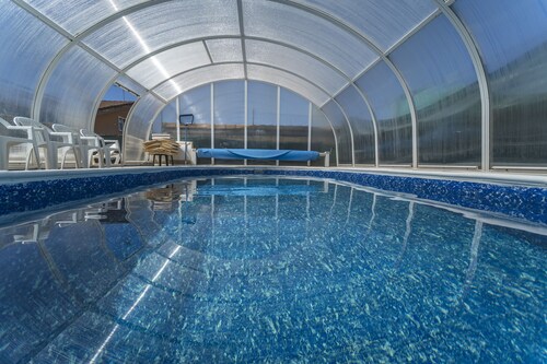 Apartment 'Valle De Juarros' with Private Pool, Private Garden and Wi-Fi