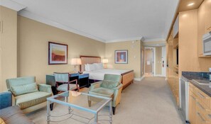 Iron/ironing board, WiFi, bed sheets - Studio - Sphere view/strip view! Walking distance to convention center and more. (Las Vegas)