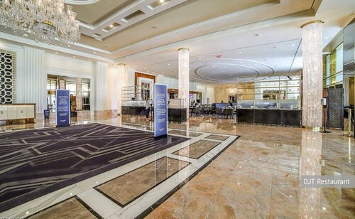 Studio - Sphere view/strip view! Walking distance to convention center and more.