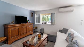 Fernseher, Tischtennisplatte