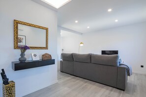 Interior - Holiday Home 'A Neida Con Vistas Al Mar' with Sea View, Private Terrace and Wi-Fi (Cee)