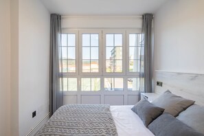 3 chambres, fer et planche à repasser, Wi-Fi gratuit, draps fournis