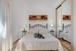 2 Schlafzimmer, Bügeleisen/Bügelbrett, Bettwäsche