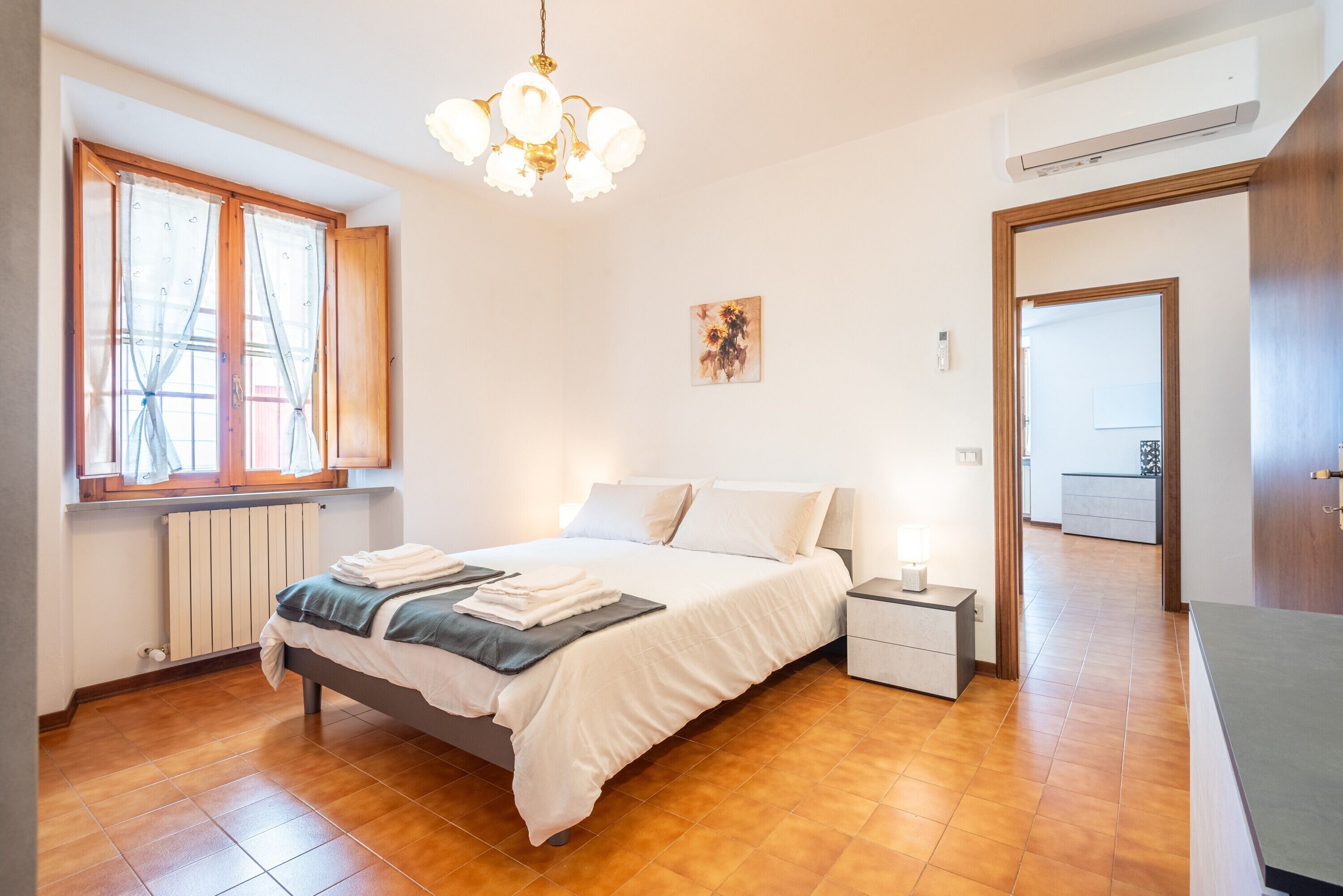 2 quartos, ferros/tábuas de passar roupa, Wi-Fi de cortesia