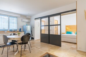 Dining - Apartment 'Lobéal' with Shared Pool, Wi-Fi and Air Conditioning (Auriol)