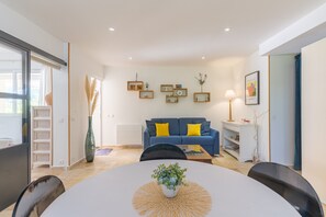 Interior - Apartment 'Lobéal' with Shared Pool, Wi-Fi and Air Conditioning (Auriol)