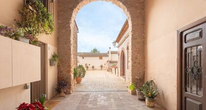 Apartment 'Casa Pablo' with Mountain View, Shared Pool and Shared Garden