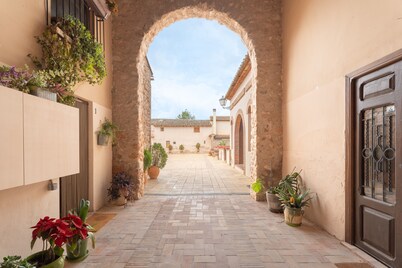 Apartment 'Casa Pablo' with Mountain View, Shared Pool and Shared Garden