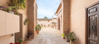 Apartment 'Casa Maya' with Mountain View, Shared Pool and Shared Garden