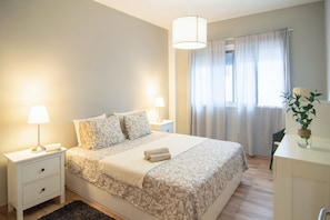 2 makuuhuonetta, silitysrauta/-lauta, ilmainen Wi-Fi, vuodevaatteet