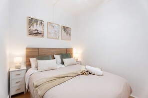 1 dormitori, planxa i posts de planxar, wifi gratuïta i roba de llit 