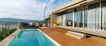 Holiday Home 'Casa Da Quinta Dos Moinhos' with Sea View, Wi-Fi and Air Conditioning