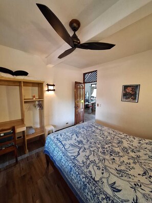 2 bedrooms, desk, WiFi, bed sheets - acogedor apartamento a pocos metros del mar y el pueblo.
¡mascota amigable! (Sámara)