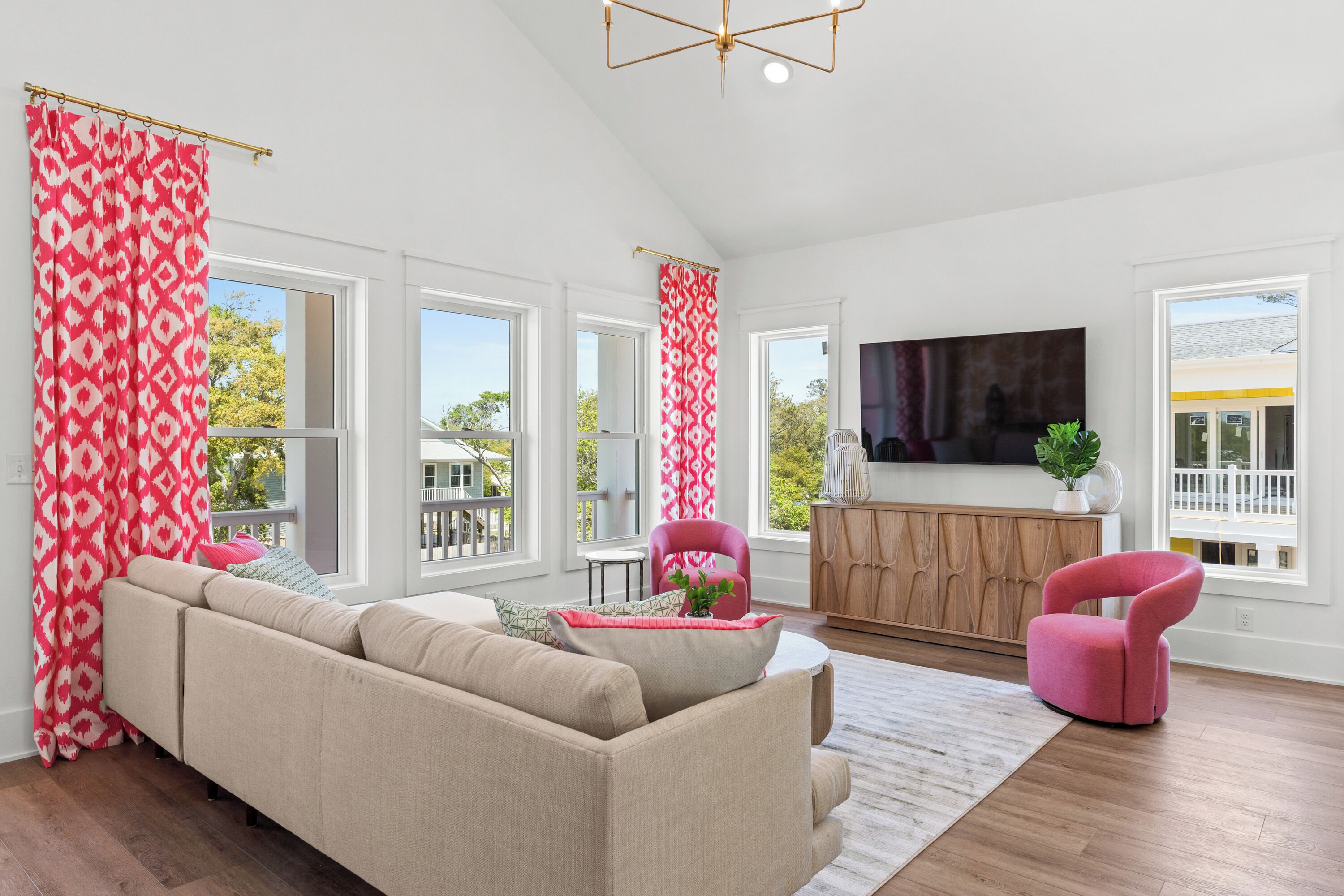 NEW Guava Pineapple, 5/5, Oak Island, private heated pool, custom home, professionally decorated