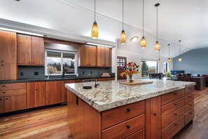 Interior - New! Close to Flathead Lake & Bigfork, Six private acres, Swan Mountain Vista - 30day Rental (Bigfork)